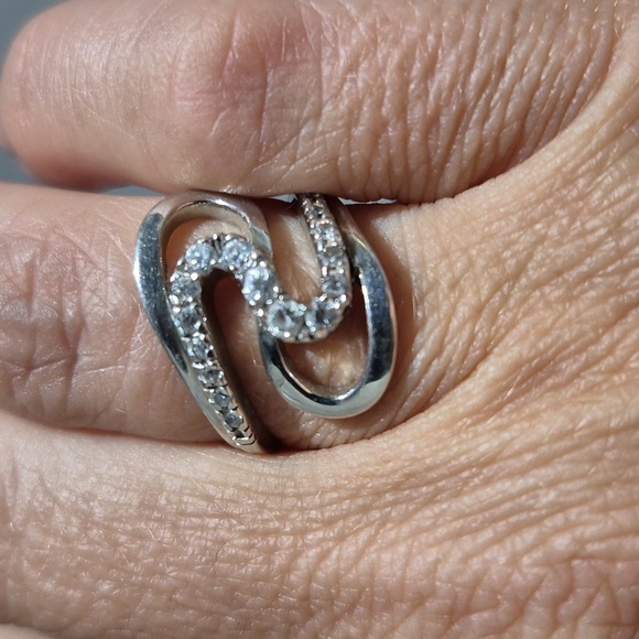 VINTAGE STERLING SILVER SWIRLY RING - Picture 4 of 4